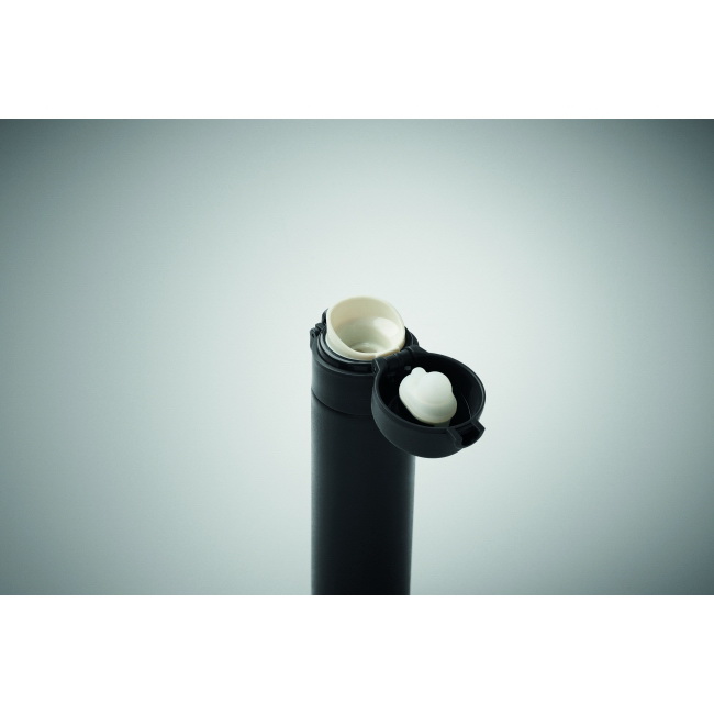 Czarna butelka termiczna 300 ml z chowanym ustnikiem