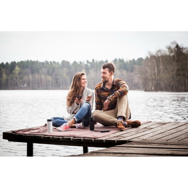 Czarny kubek termiczny Lottie 375 ml z przyciskiem