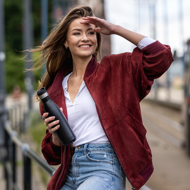 Yakima butelka termiczna 550 ml czarna, ustnik 360°